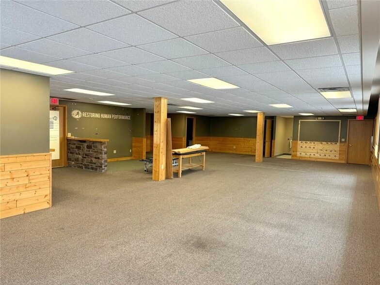 1507 W Knapp St, Rice Lake, WI for lease - Interior Photo - Image 2 of 9