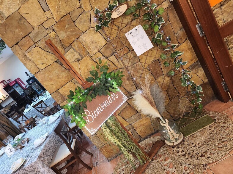 Retail in Alzira for lease - Building Photo - Image 1 of 14