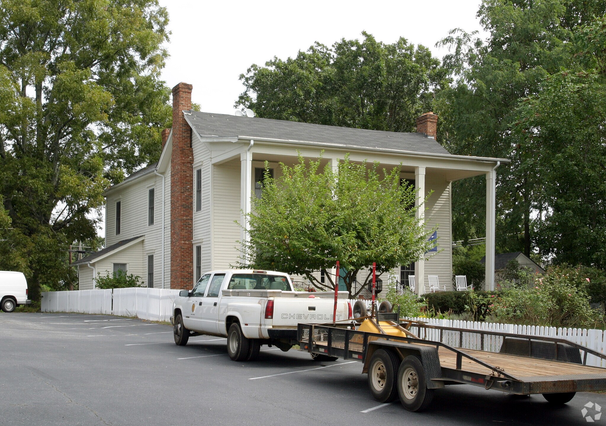 120 N Trade Ave, Landrum, SC for sale Primary Photo- Image 1 of 1