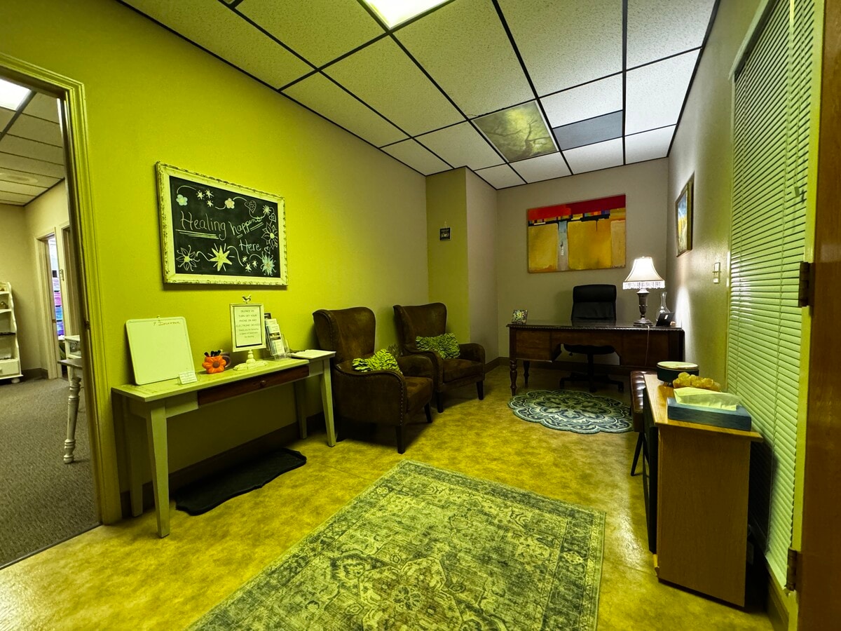 1061 E Main St, Grass Valley, CA 95945 - Unit 103 - - Lobby - Image 1 of 10