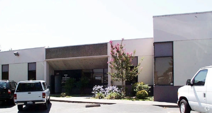 4003-4015 Seaport Blvd, West Sacramento, CA for lease - Building Photo - Image 2 of 5