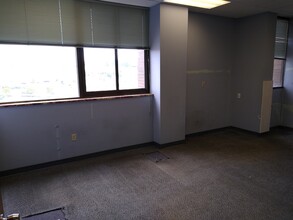 500 S University Ave, Little Rock, AR for lease Interior Photo- Image 1 of 5