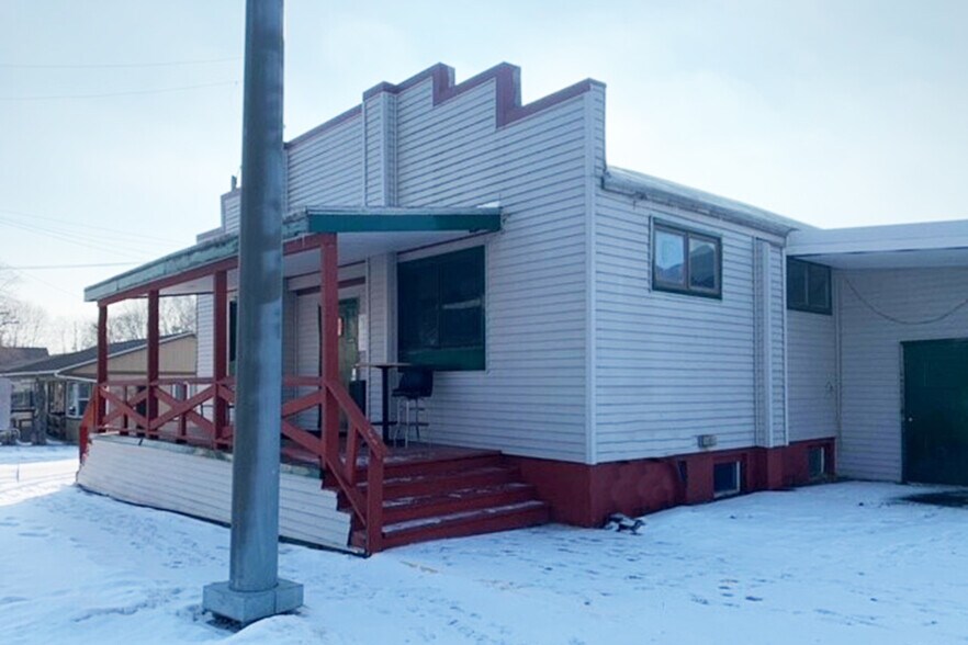 106 E Main St, Harrisville, MI for sale - Building Photo - Image 1 of 2