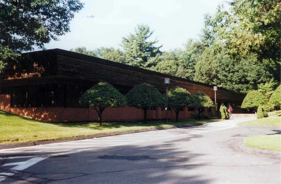 38 Security Dr, Avon, CT for sale - Building Photo - Image 1 of 1