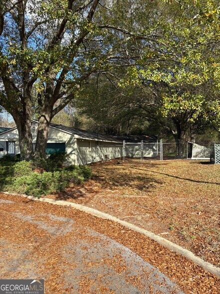 12 Commerce Ct SE, Rome, GA for sale - Building Photo - Image 3 of 8