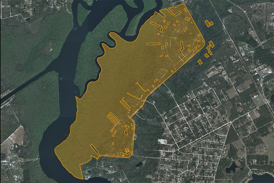 208 N 1st St, Satsuma, FL 32189