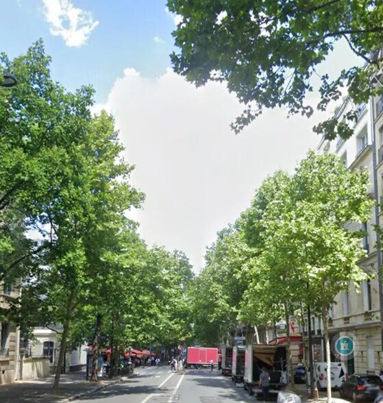 Retail in Paris for lease - Building Photo - Image 2 of 4