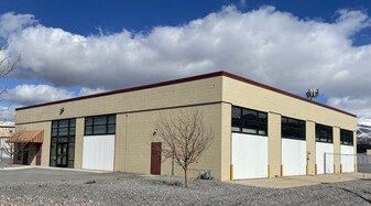 4,640 SF SHOP WITH 0.4-ACRE IOS - Warehouse