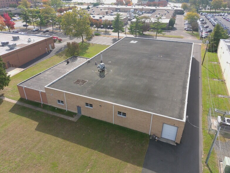 7055 Central Hwy, Pennsauken, NJ for lease - Building Photo - Image 2 of 4