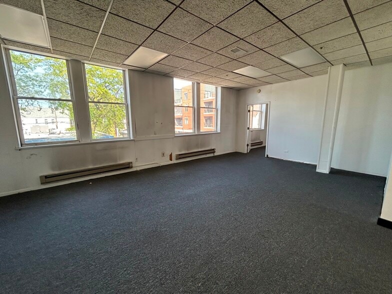 3735 W Belmont Ave, Chicago, IL for lease - Building Photo - Image 3 of 21
