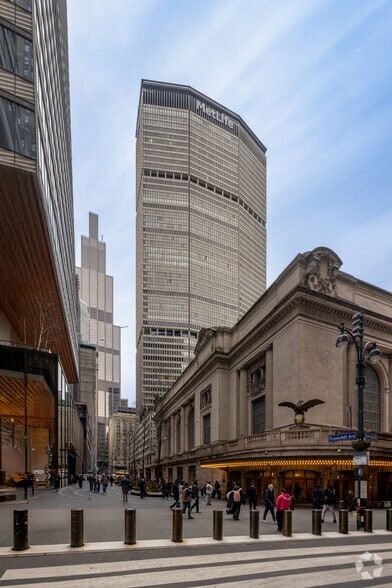 200 Park Ave, New York, NY for lease - Primary Photo - Image 1 of 6