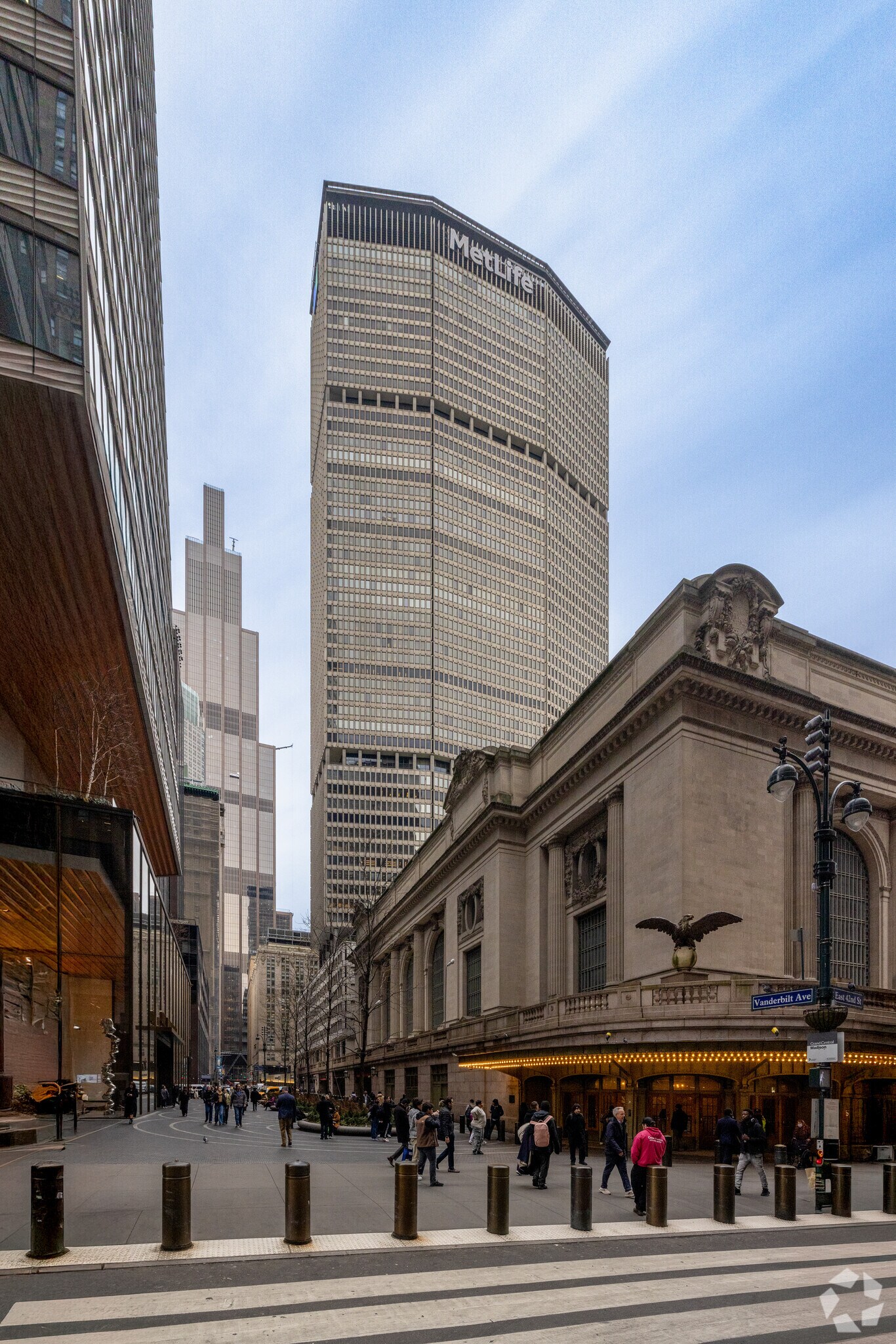 200 Park Ave, New York, NY for lease Primary Photo- Image 1 of 7