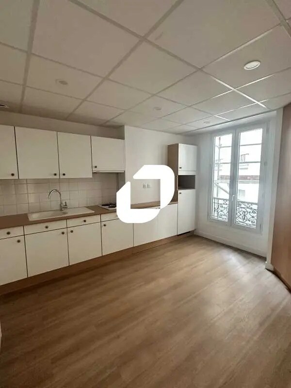 Office in Paris for lease Interior Photo- Image 1 of 10