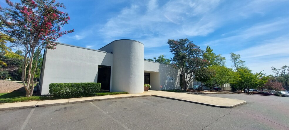 3010 Anderson Dr, Raleigh, NC for lease - Building Photo - Image 1 of 16