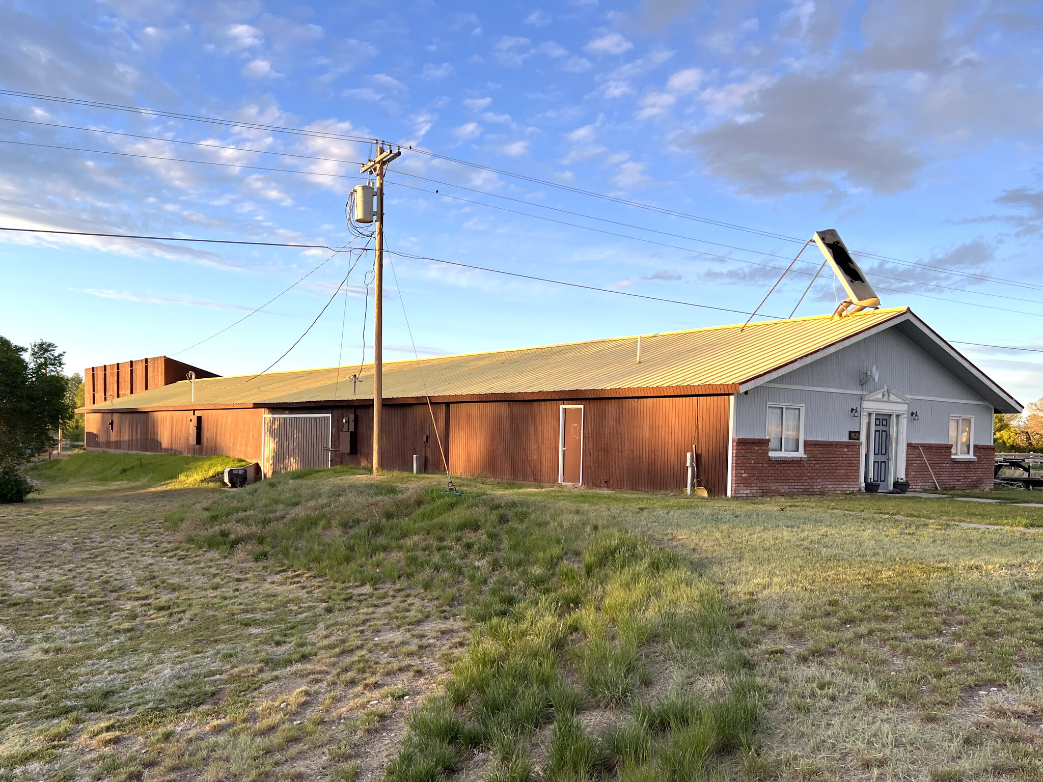 1025 Webster Ln, Dillon, MT for sale Primary Photo- Image 1 of 12