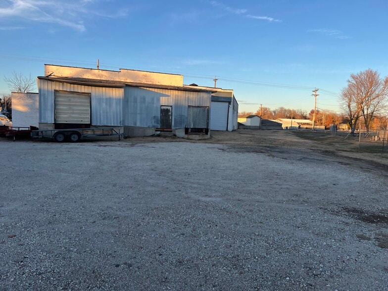 310 N Oak St, Mcpherson, KS for sale - Building Photo - Image 2 of 12
