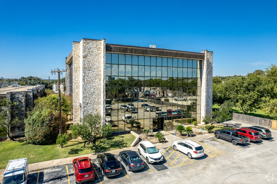 7410 Blanco Rd, San Antonio, TX for lease - Building Photo - Image 1 of 3