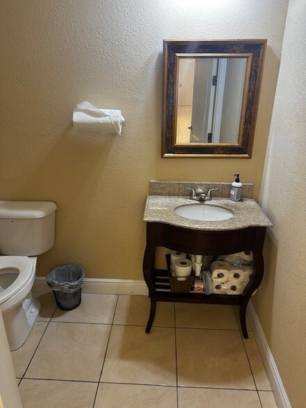618 SW 3rd St, Cape Coral, FL for lease - Building Photo - Image 2 of 12