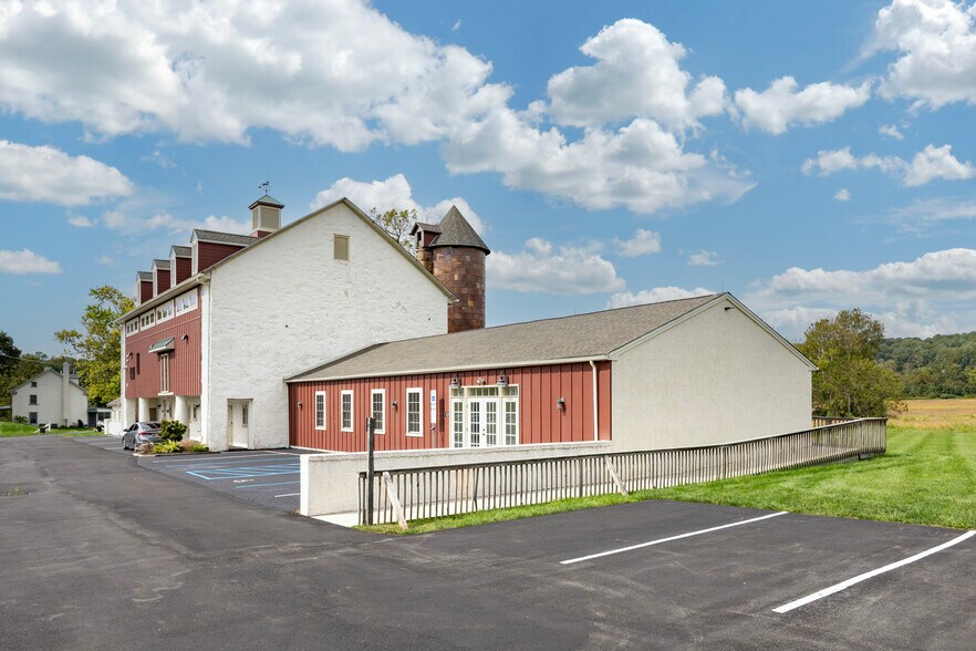 615 E Swedesford Rd, Exton, PA for lease - Building Photo - Image 3 of 17