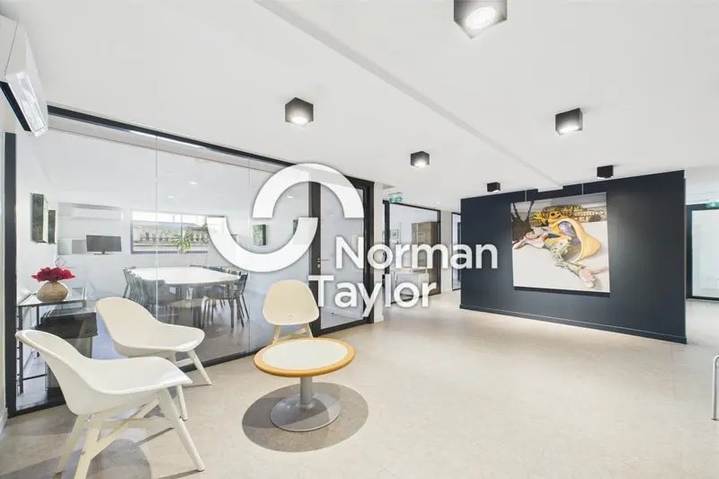 Office in Montpellier for lease - Interior Photo - Image 1 of 7