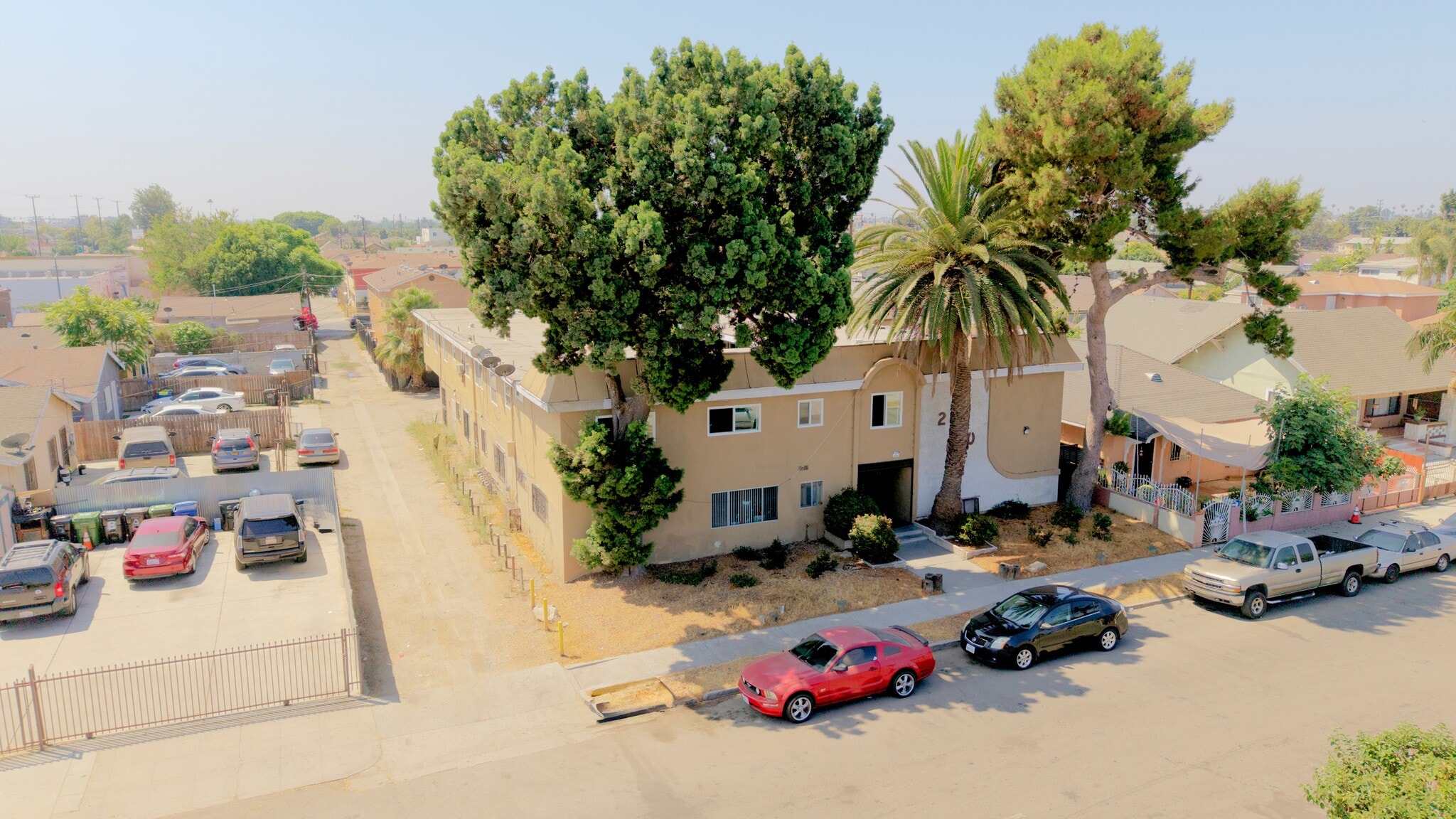 240 E 60th St, Los Angeles, CA for sale Building Photo- Image 1 of 9