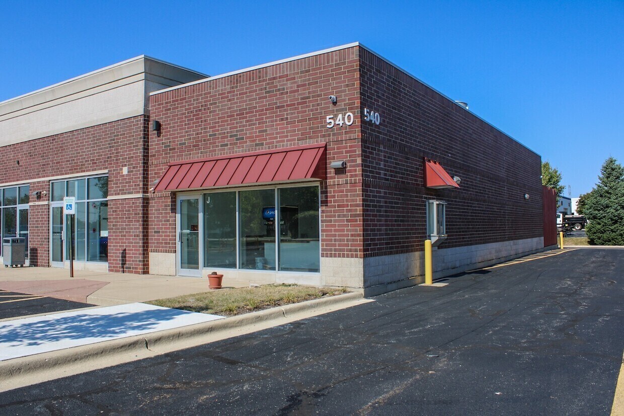 540-560 E Terra Cotta Ave, Crystal Lake, IL for sale Building Photo- Image 1 of 1