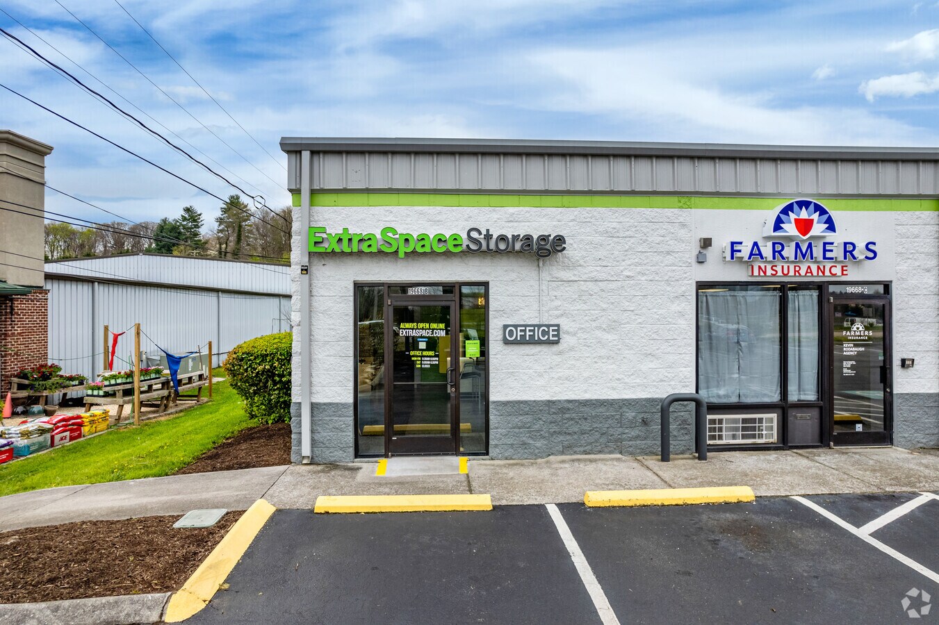 Extra Space Storage How To Open Door 19668 US-11, Lenoir City, TN 37772 - Lenoir City - Hwy 11 E | LoopNet