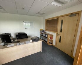 Durham Ln, Doncaster for lease Interior Photo- Image 1 of 4
