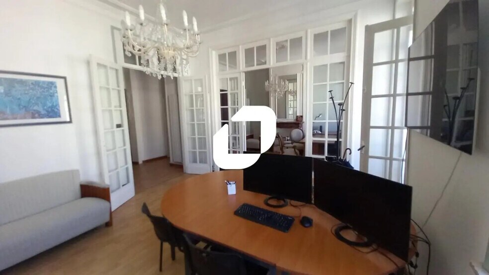 Office in Lille for lease - Interior Photo - Image 1 of 9