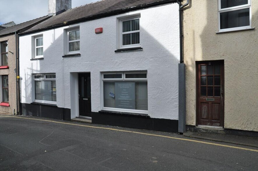 9 Market St, Amlwch for lease - Building Photo - Image 1 of 1