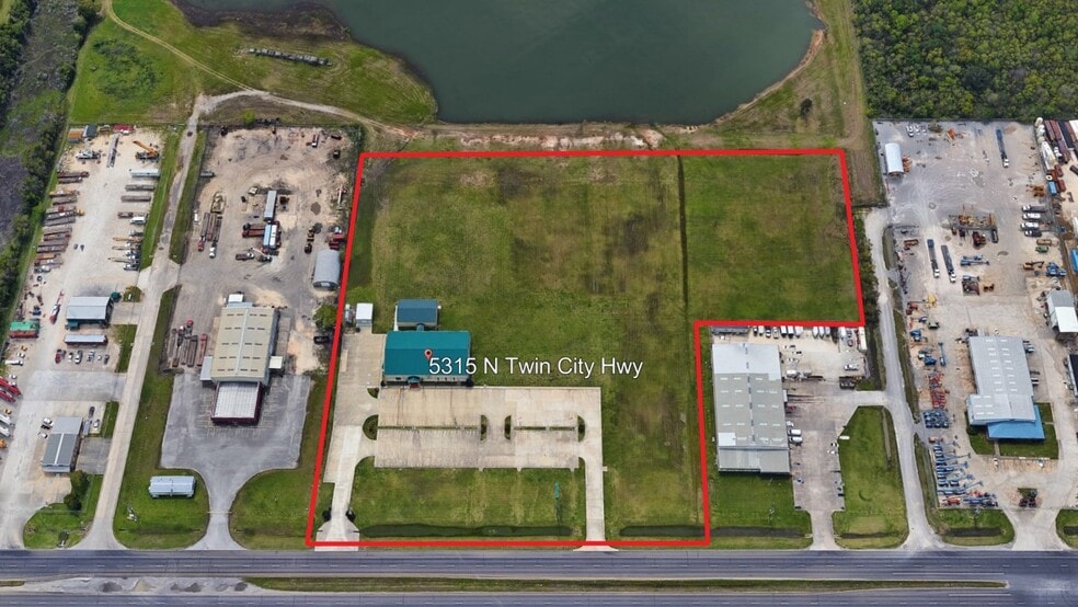 5315 N Twin City Hwy, Nederland, TX for lease - Building Photo - Image 2 of 25