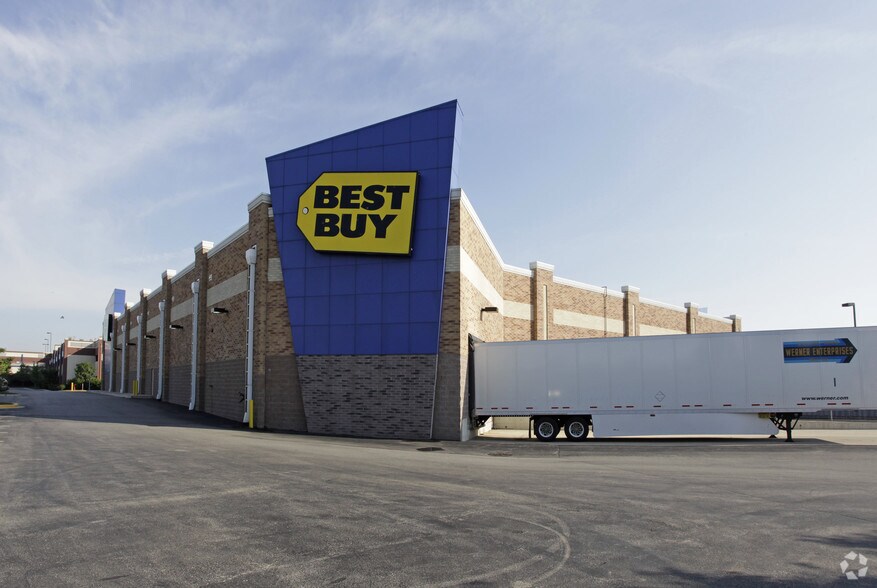 2100 N Elston Ave, Chicago, IL for sale - Building Photo - Image 3 of 3