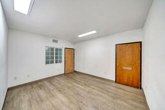 1926 S Main St, Santa Ana, CA for lease Building Photo- Image 2 of 7