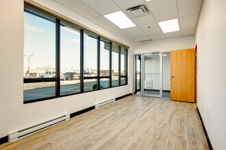 3370-3418 Boul Industriel, Laval, QC for lease Building Photo- Image 2 of 16