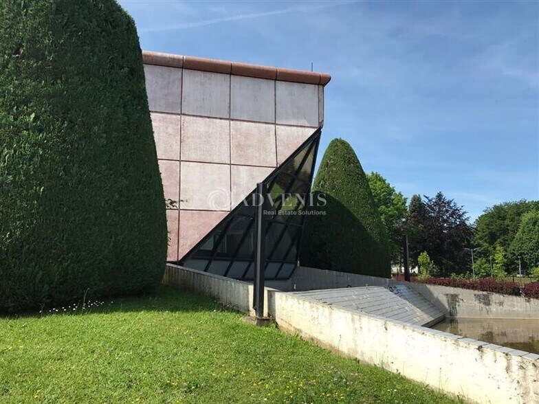 Office in Épinal for lease - Building Photo - Image 2 of 7