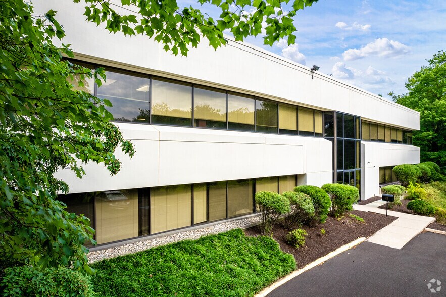 1170 Wheeler Way, Langhorne, PA for sale - Primary Photo - Image 1 of 1