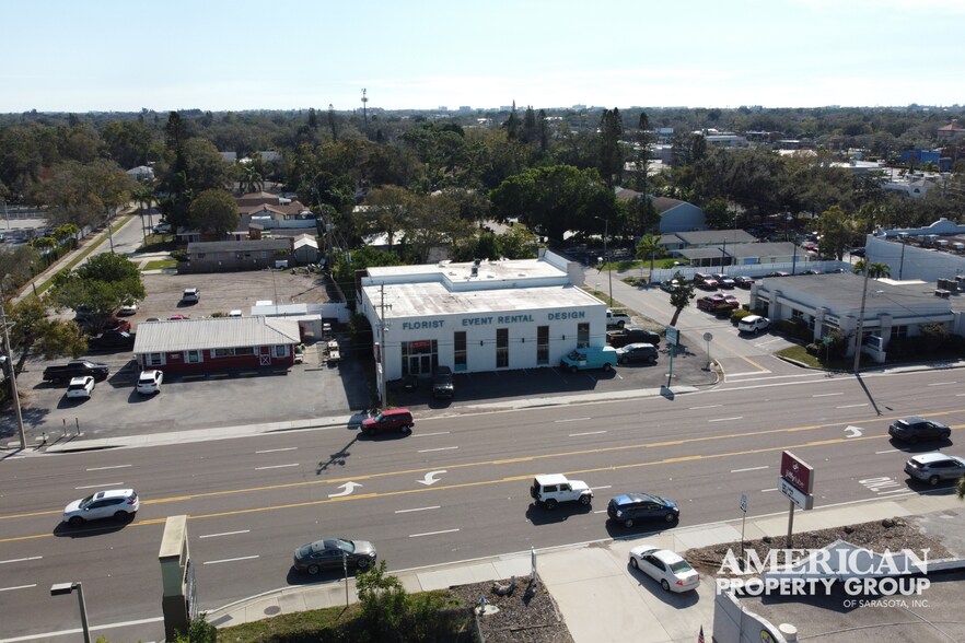 2048 Bee Ridge Rd, Sarasota, FL for lease - Building Photo - Image 2 of 9