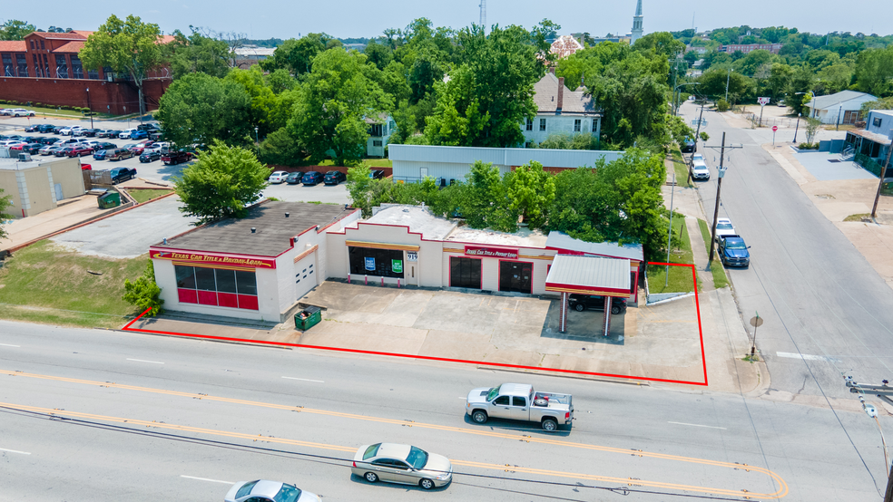 919 11th St, Huntsville, TX for sale - Primary Photo - Image 1 of 7