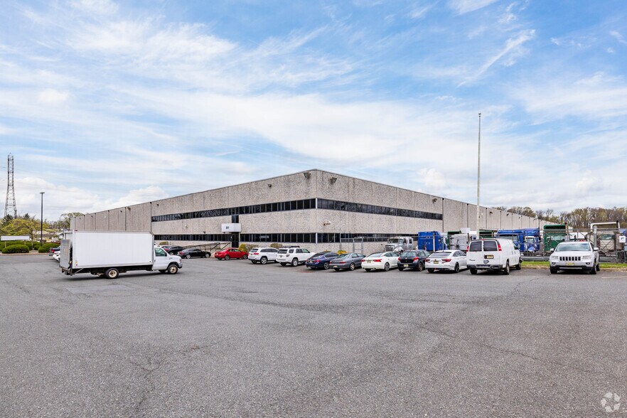 201-207 Meadow Rd, Edison, NJ for sale - Primary Photo - Image 1 of 1