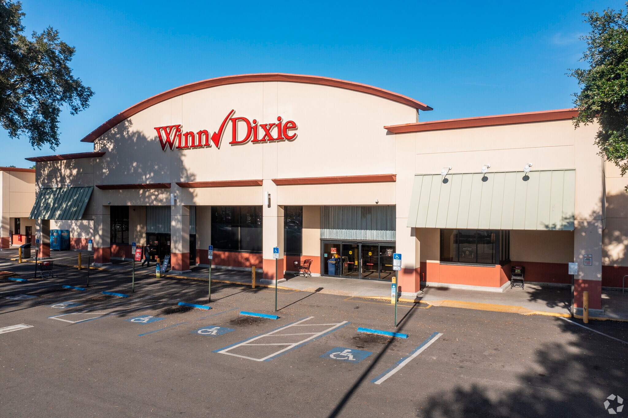 13508 N Florida Ave, Tampa, FL 33613 Winn Dixie