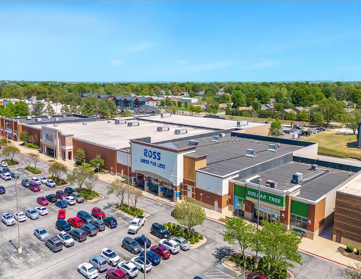475-559 N 46th St, Rogers, AR for lease Building Photo- Image 1 of 11