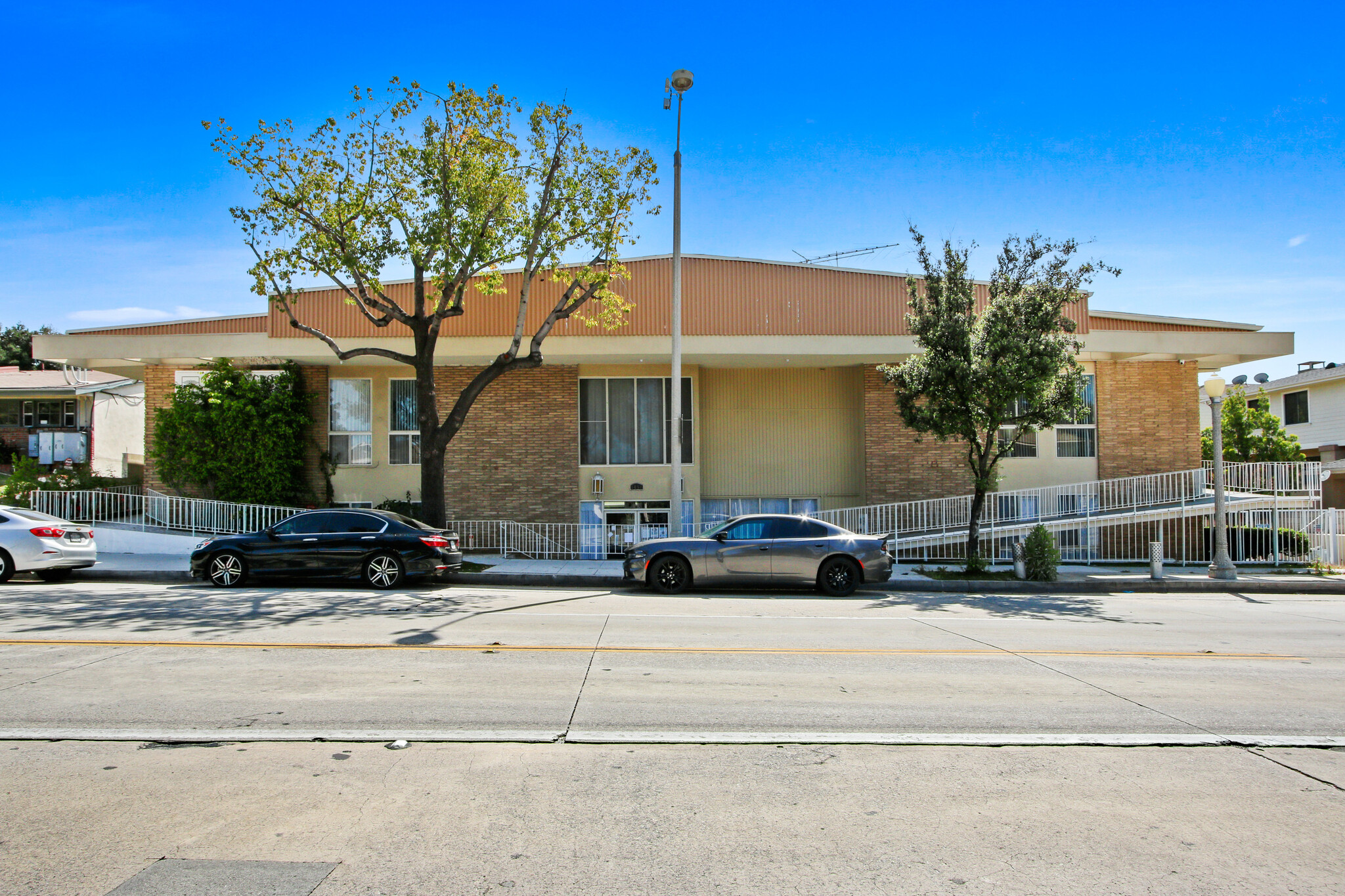 1450 N Fair Oaks Ave, Pasadena, CA for sale Building Photo- Image 1 of 1