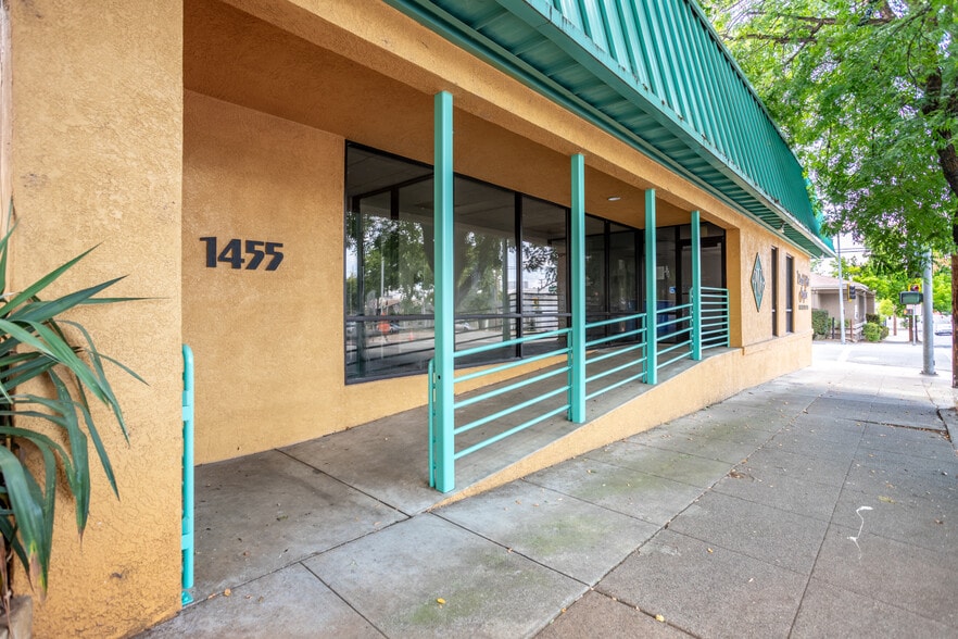 1455 South St, Redding, CA for sale - Primary Photo - Image 1 of 34