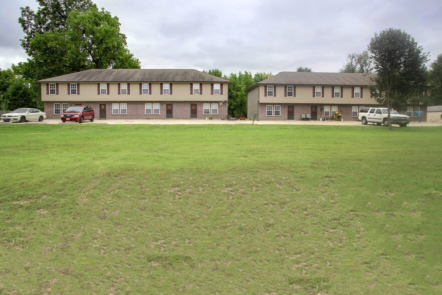 27 Hudson St, Buckner, MO 64016