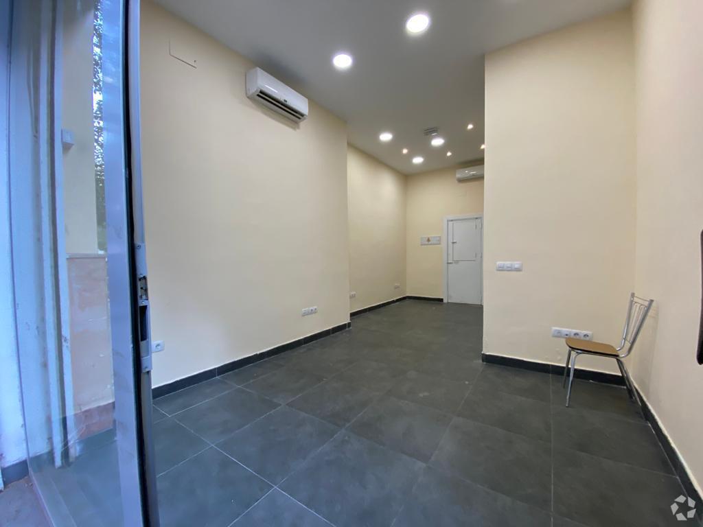 Madrid, MAD 28006 - Unit Puerta D, Esc. 1 -  - Interior Photo - Image 1 of 11