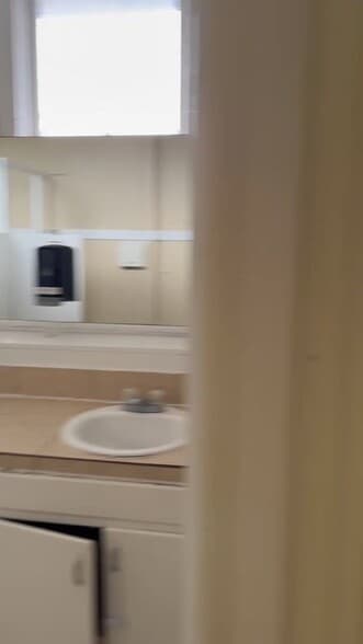 2321 N Main Ave, San Antonio, TX for sale - Commercial Listing Video - Image 3 of 10