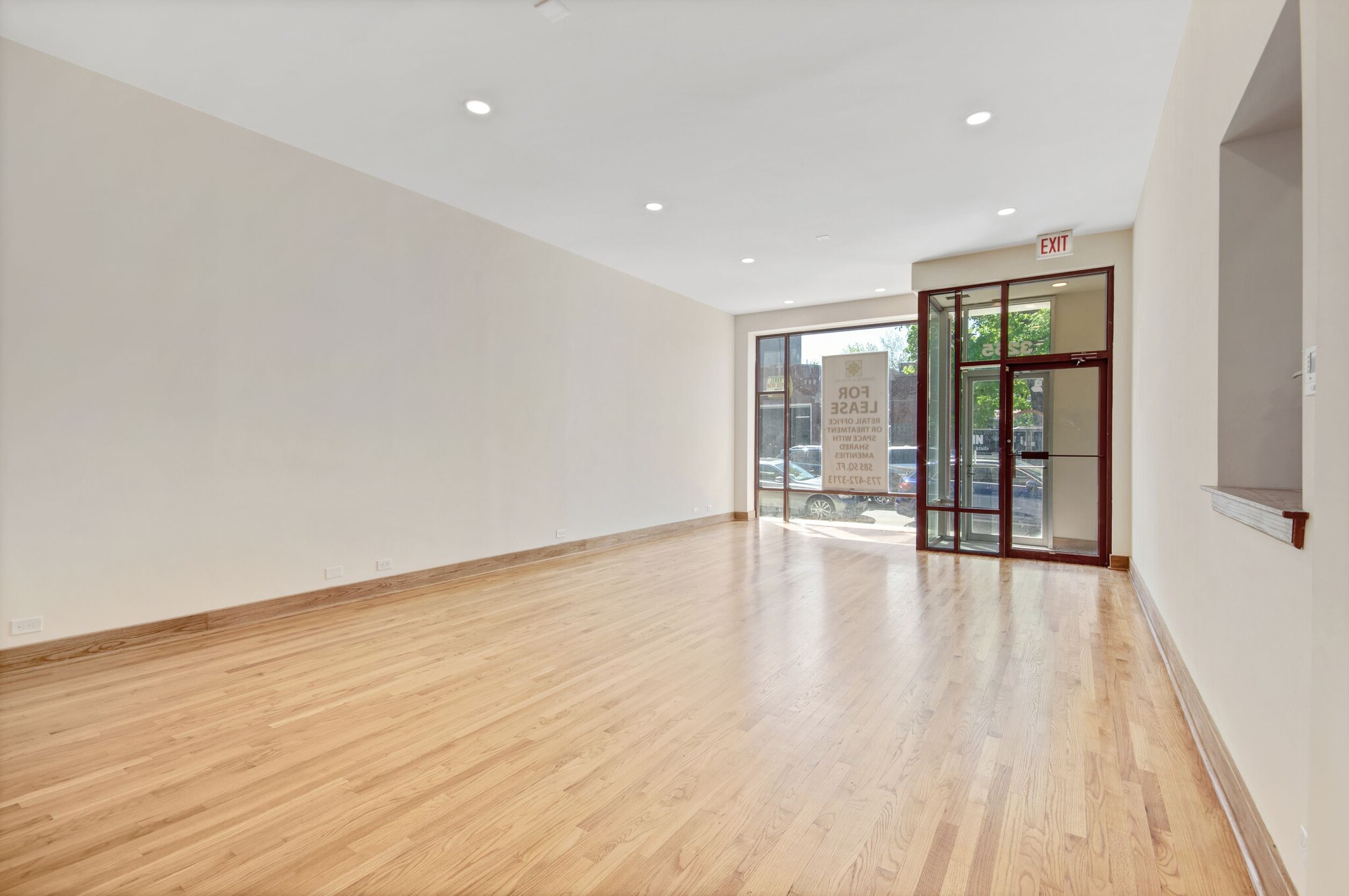 3255-3257 N Sheffield Ave, Chicago, IL for lease Interior Photo- Image 1 of 10