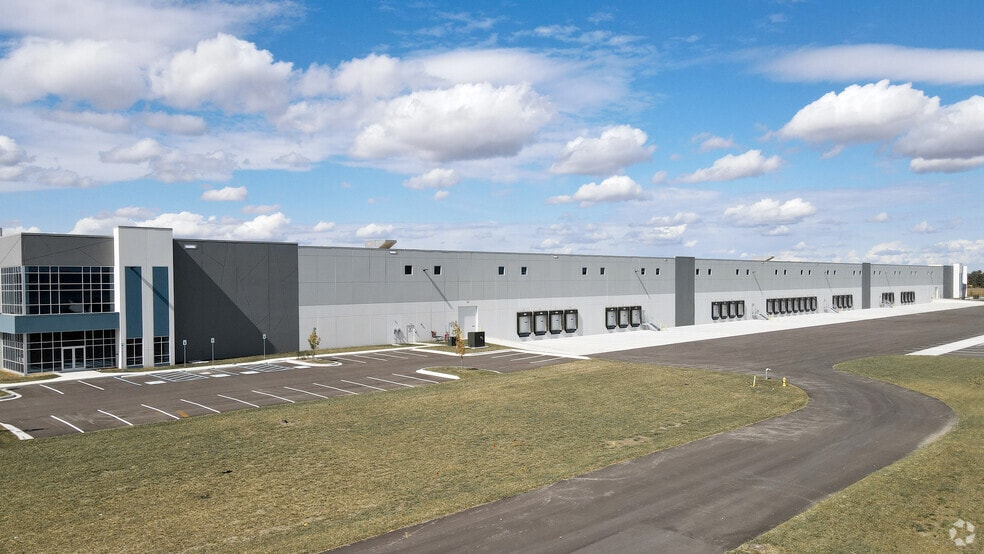 4683 Albert S White Dr, Whitestown, IN for sale - Primary Photo - Image 1 of 1