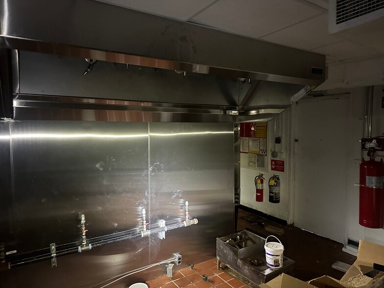 1050 Mount Vernon Ave, Marion, OH for sale - Interior Photo - Image 3 of 6