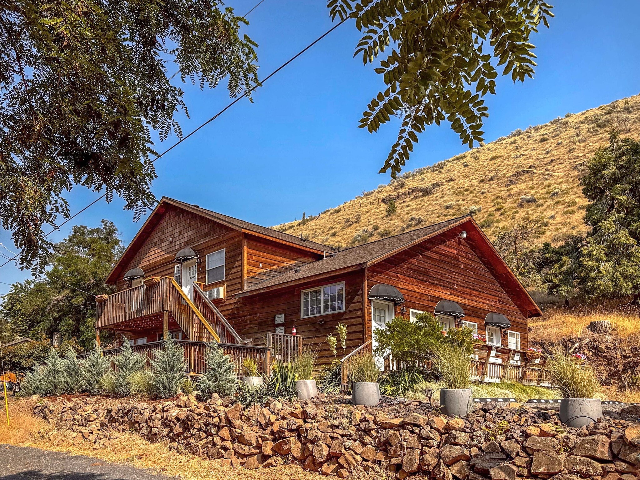 210 Hartman Ave, Maupin, OR for sale Primary Photo- Image 1 of 48